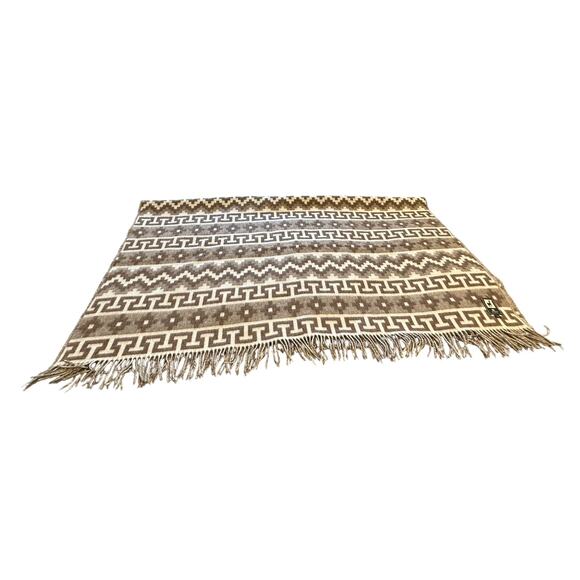 Tumi Peruvian Alpaca Throw Blanket 54" x 64" - Picture 3 of 3